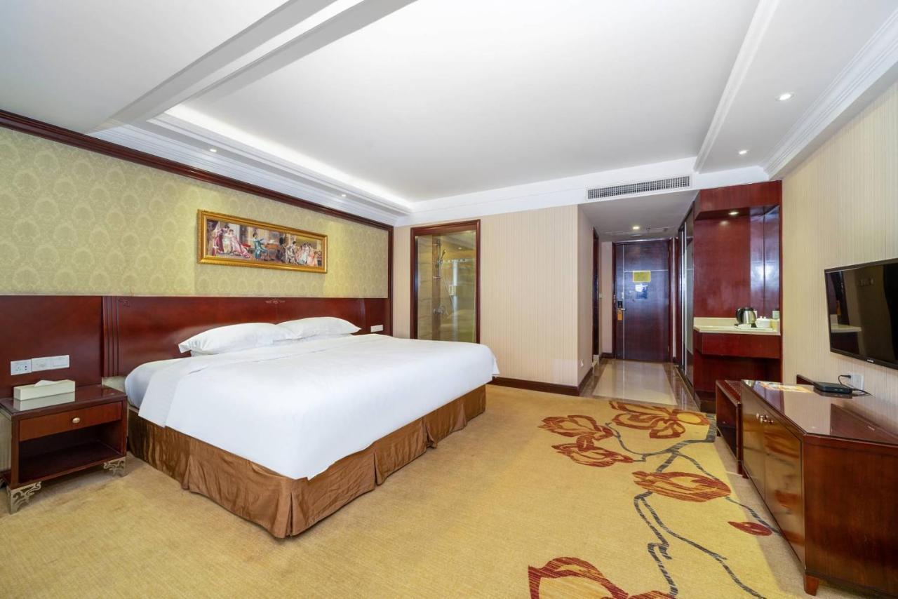 Vienna Hotel Dongguan Houjie Exhibition Center Exterior photo