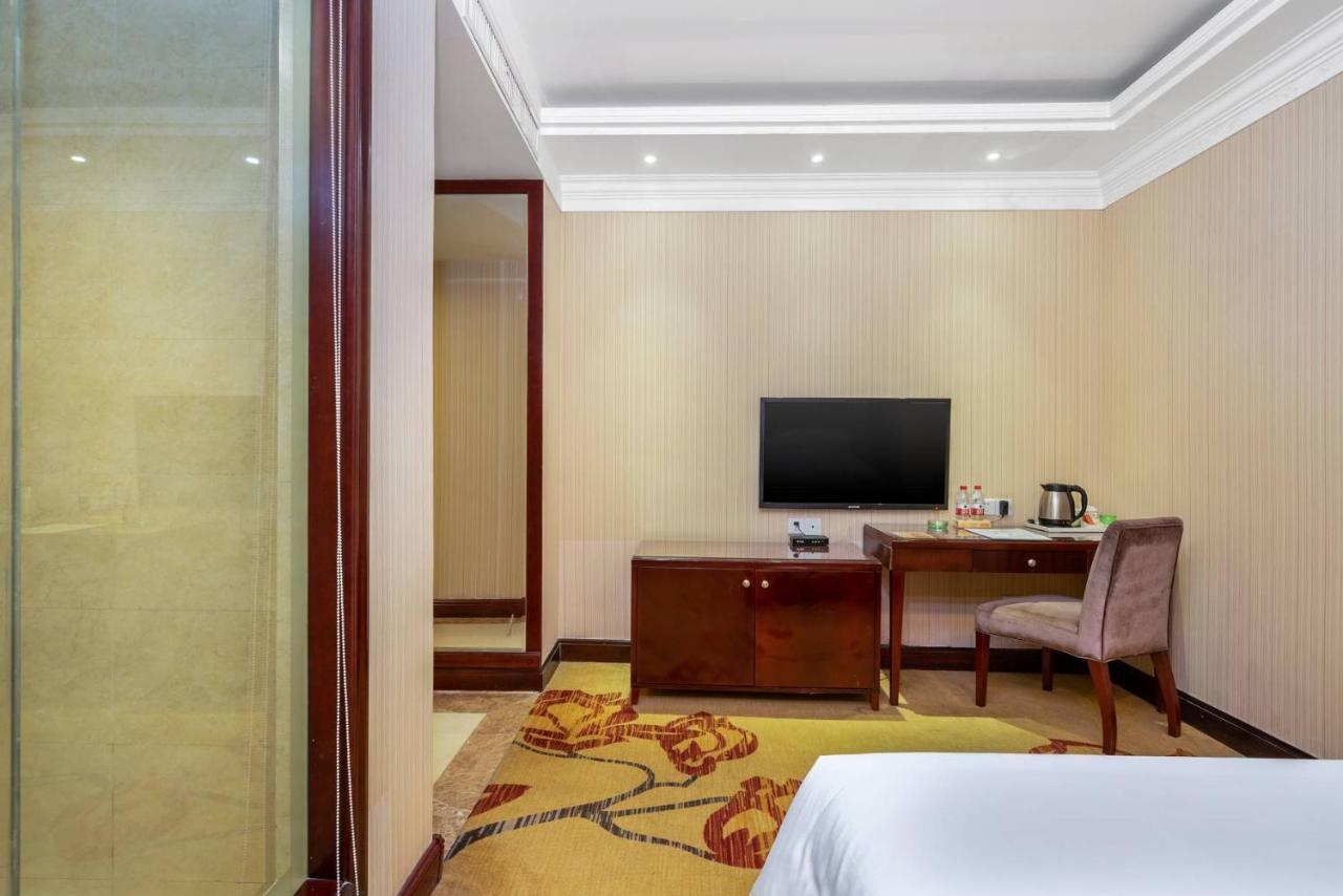Vienna Hotel Dongguan Houjie Exhibition Center Exterior photo