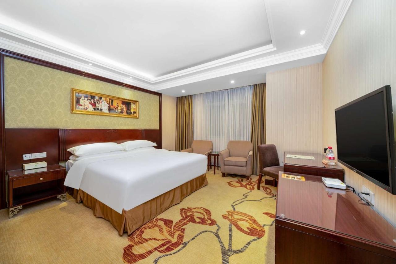 Vienna Hotel Dongguan Houjie Exhibition Center Exterior photo